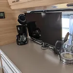 مكان تخييم Luxuswohnwagen Wels Am Kransburger 354a