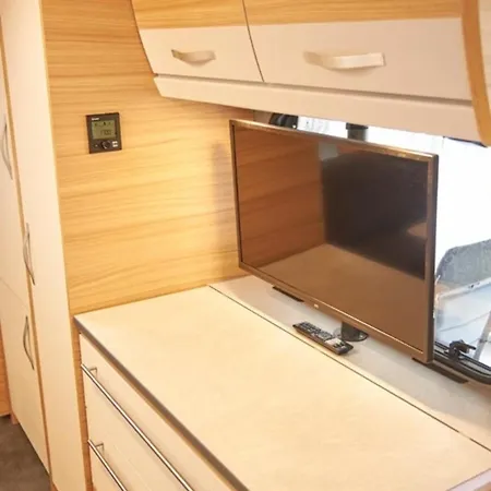 Luxuswohnwagen Wels Am Kransburger 354a Parque de Campismo *
